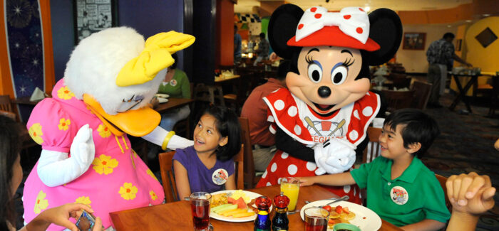 What Are the Best Places to Eat in Disneyland with a Preschooler?