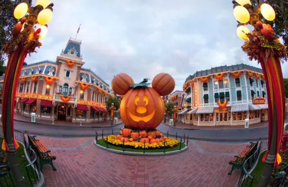 Halloween Magic at Disney World Magic Kingdom in 2020! 1