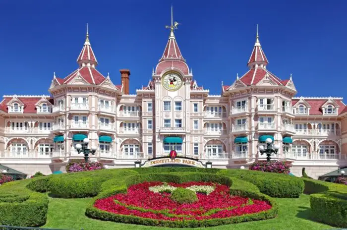 4 Ways to Financially Plan Ahead for Your Trip to Disneyland Paris 1