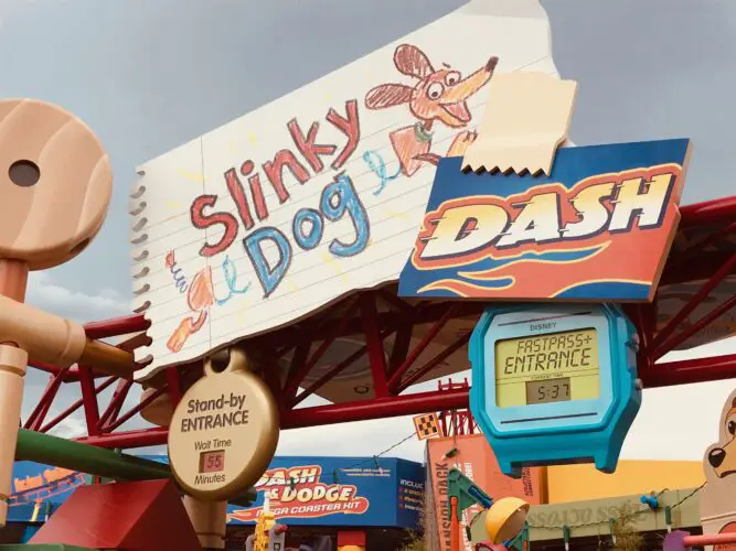 Slinky Dog Dash FastPass line