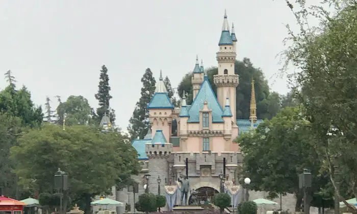 Disneyland from the Eyes of a Disney World Addict