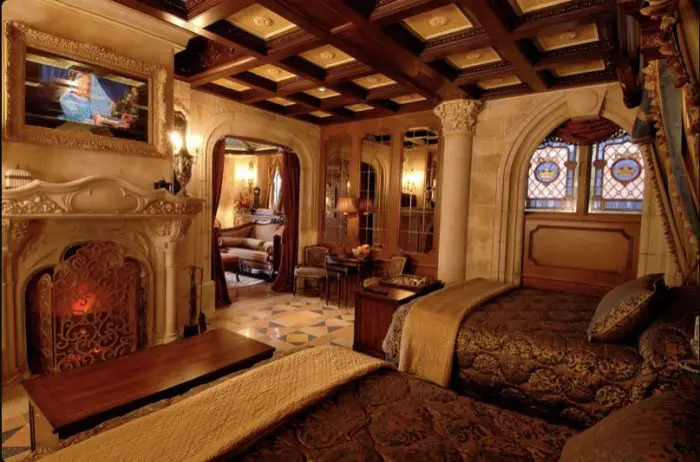 How Can I Spend the Night in Cinderella Castle? 4