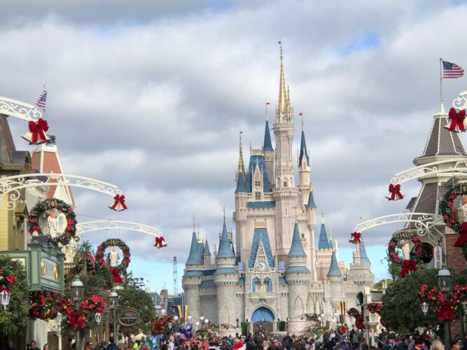 5 Great Reasons To Visit the Walt Disney World Resort during the 2019 Holiday Season
