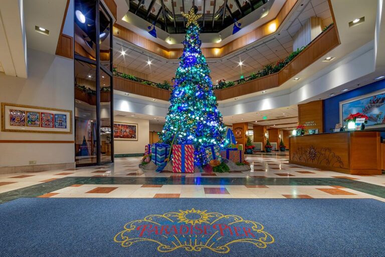 paradise pier holidays