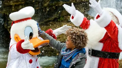 What Does Disneyland Paris Do For Christmas? 7