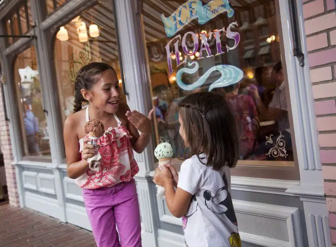 5 Best Spots at Disneyland to Grab Ice Cream 1