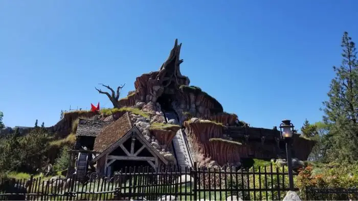 Why did Disney pick Princess & the Frog for Splash Mountain update? 2
