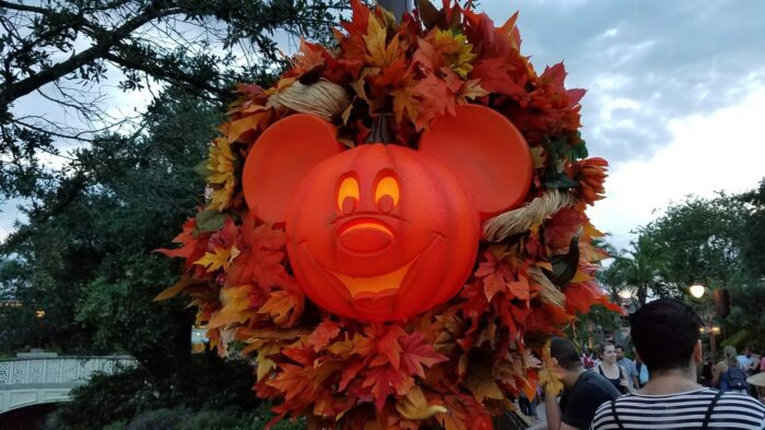 When are the fall decorations, merchandise and foods coming to Disney World? 1