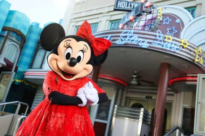 Walt Disney World Resort Holiday Begins November 6! 1
