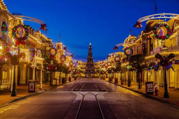 How Long will Disney Leave the Christmas Decorations Up? 1