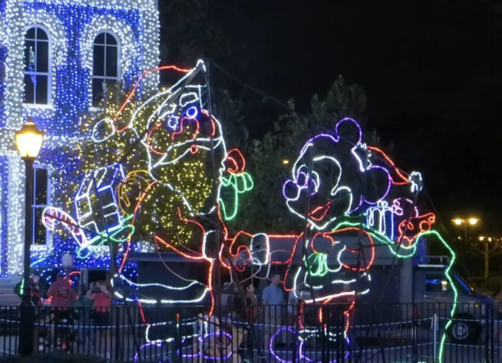 We miss The Osborne Spectacle of Dancing Lights 6