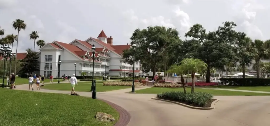 Why Disney should retheme the Grand Floridian with Mary Poppins 4