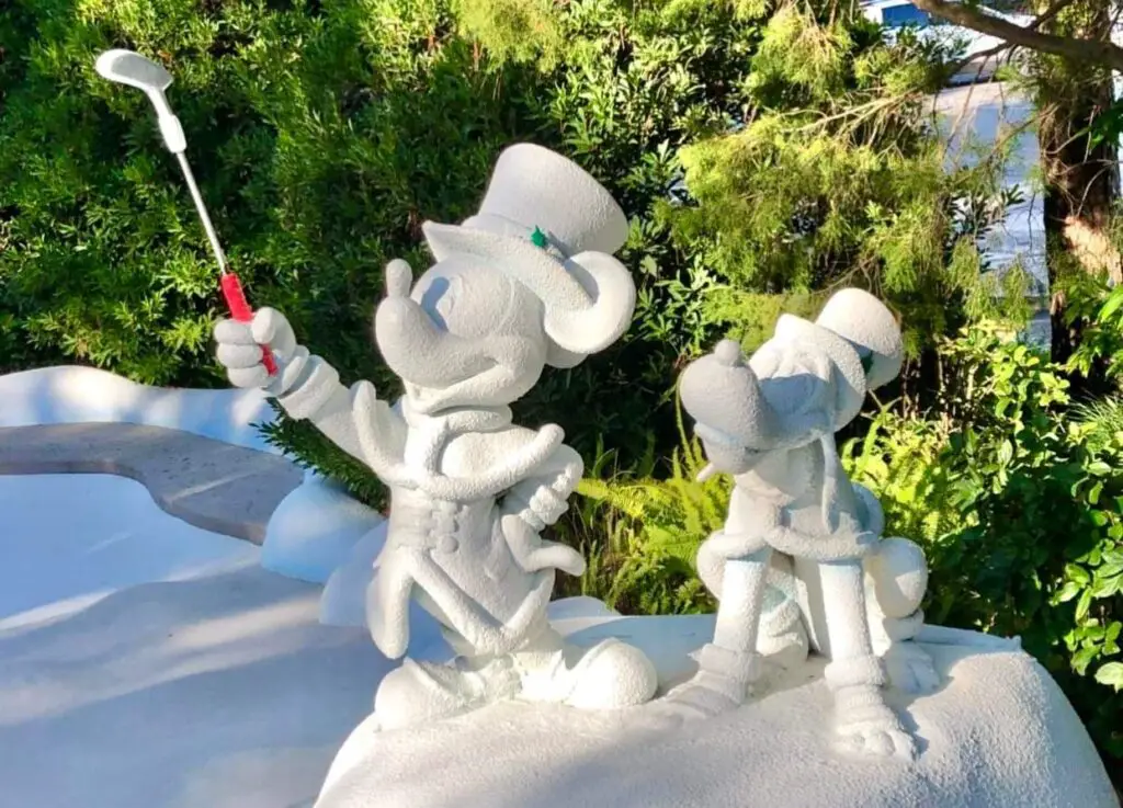 Why You Should Visit Winter Summerland: Disney’s Christmas Themed Mini Golf 12