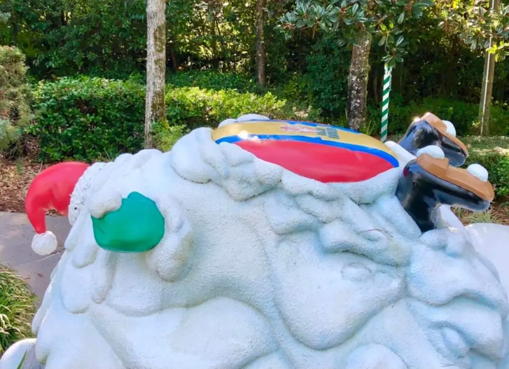 Why You Should Visit Winter Summerland: Disney’s Christmas Themed Mini Golf 14
