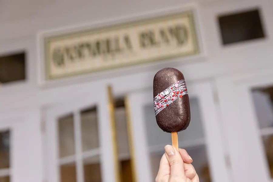 Valentine's Day Snacks and Treats at the Disney Parks around the Globe 13