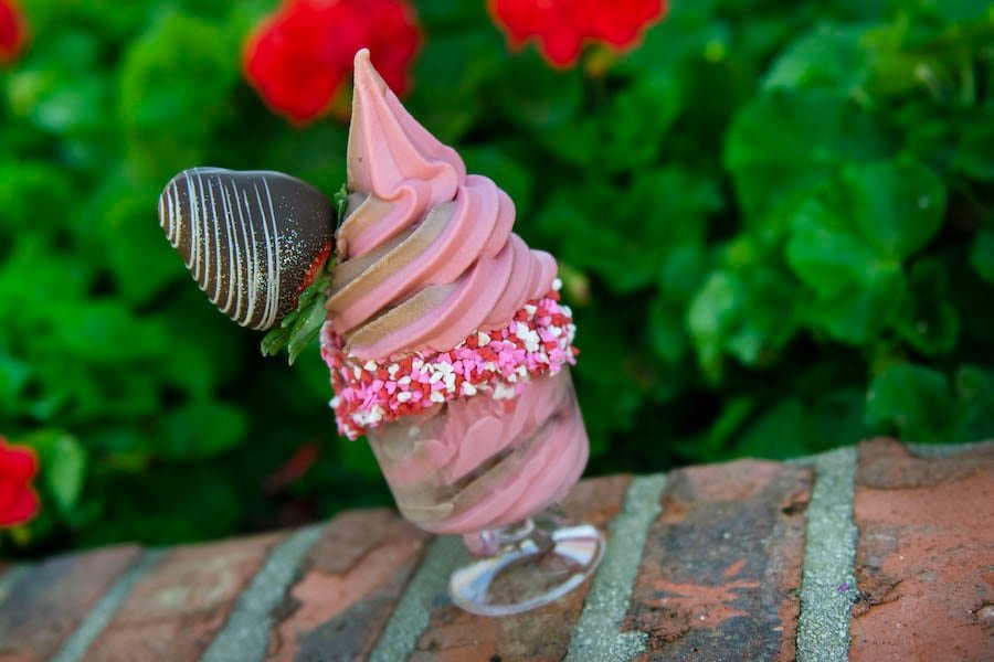 Valentine's Day Snacks and Treats at the Disney Parks around the Globe 17