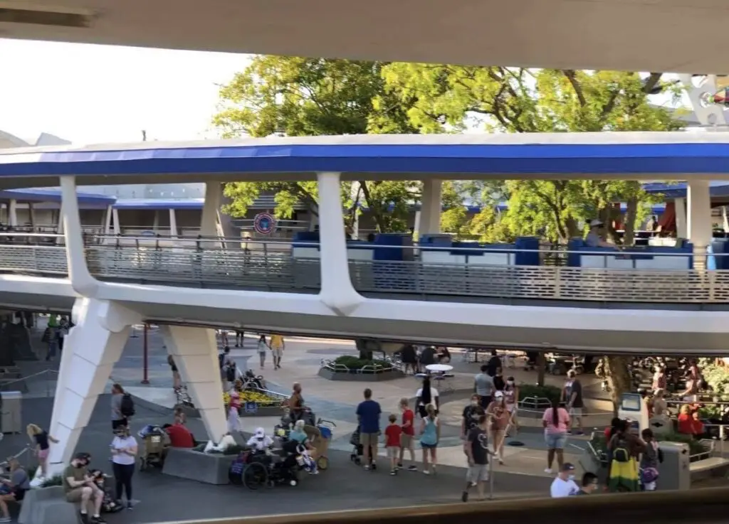 What makes the Tomorrowland Transit Authority PeopleMover such a popular attraction 3