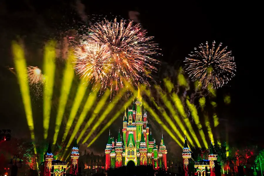 Holiday Favorites Return to Disney World this year! 1