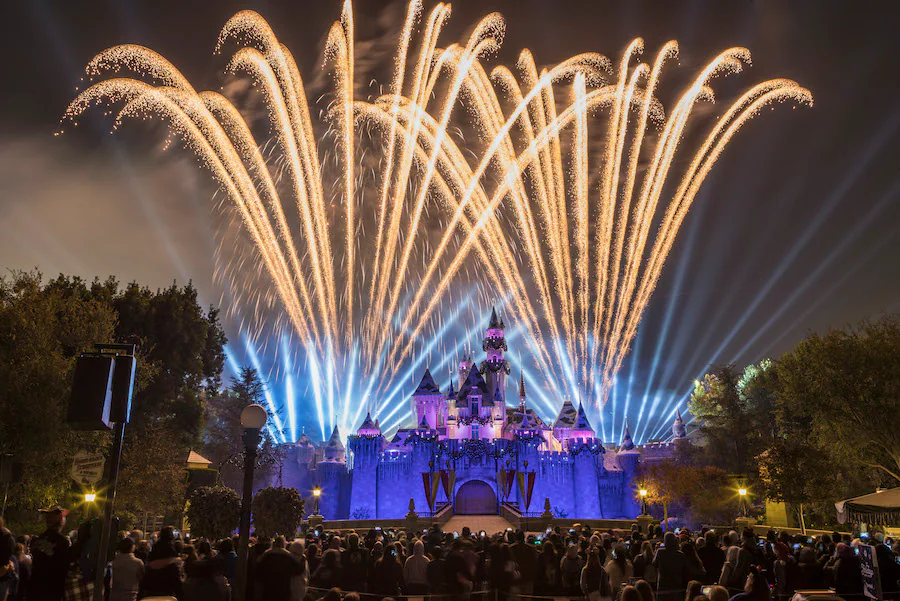 Holiday Happenings Returning to the Disneyland Resort this year 1