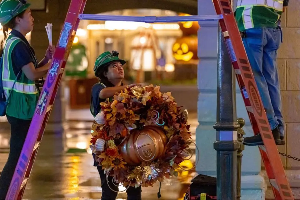 How Disney Decorates Magic Kingdom for Halloween 2