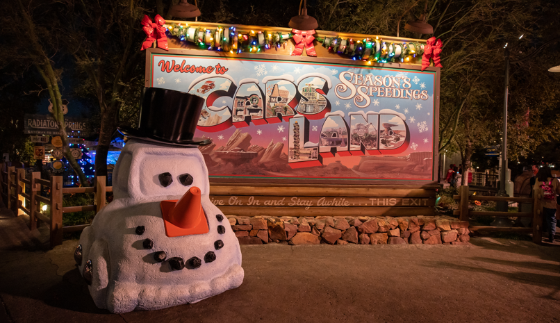 The Holiday Season Returns to the Disneyland Resort November 11 4