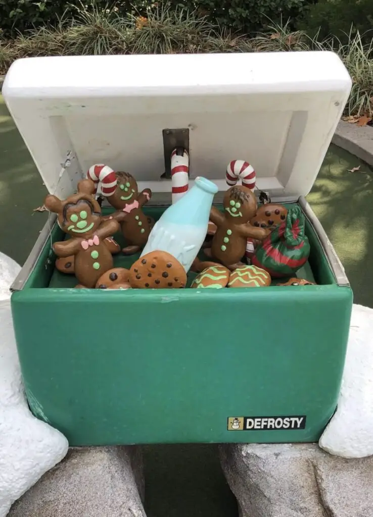 Celebrate the holiday season at Winter Summerland: Disney’s Christmas Themed Mini Golf 6