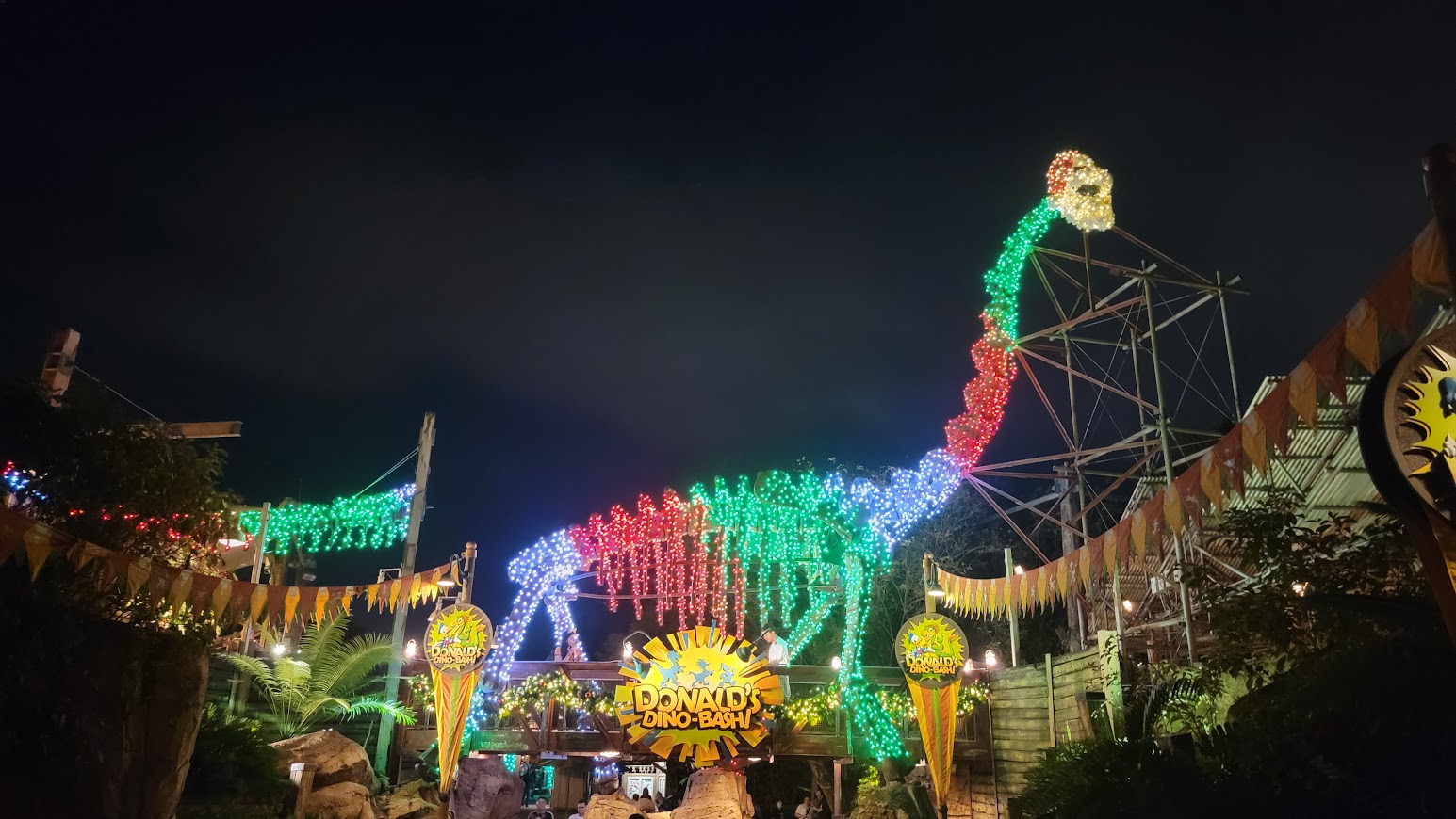 When Does Christmas Come Down at Disney World?