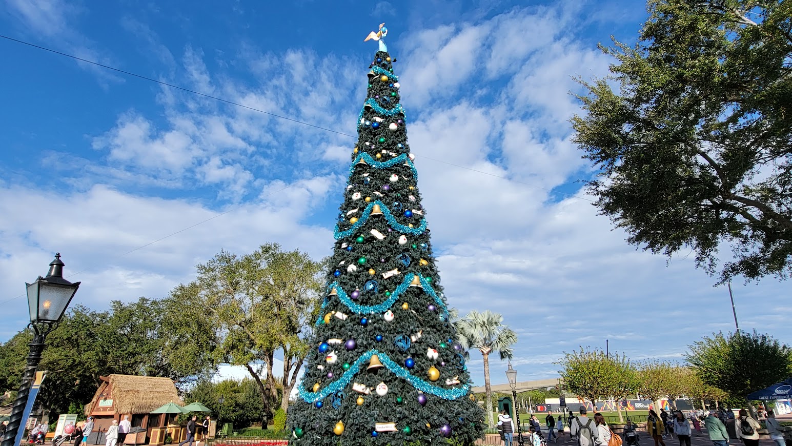 When Does Christmas Come Down at Disney World?