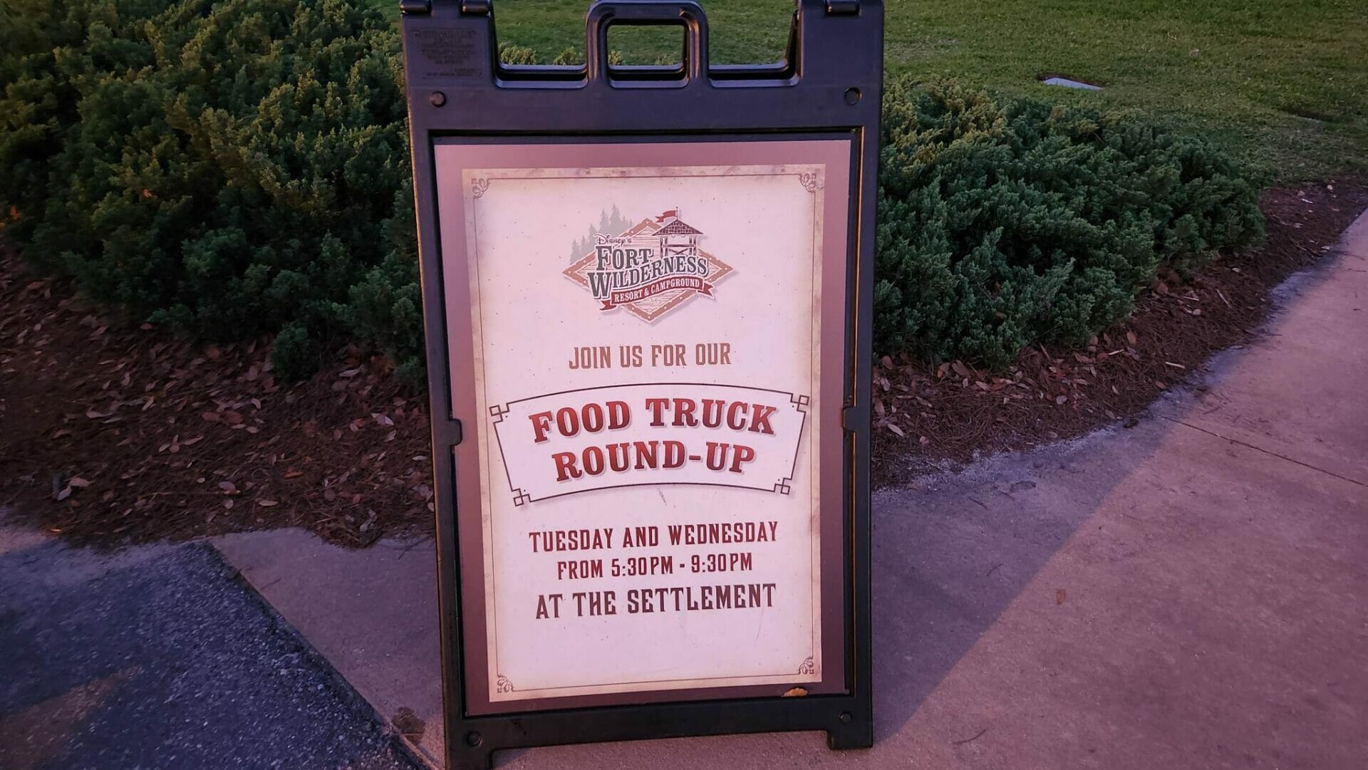 what-is-the-food-truck-round-up-at-disney-world