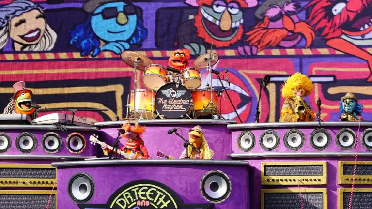 Can You Picture That?: Why You Should Be Watching ‘The Muppets Mayhem’ on Disney+!