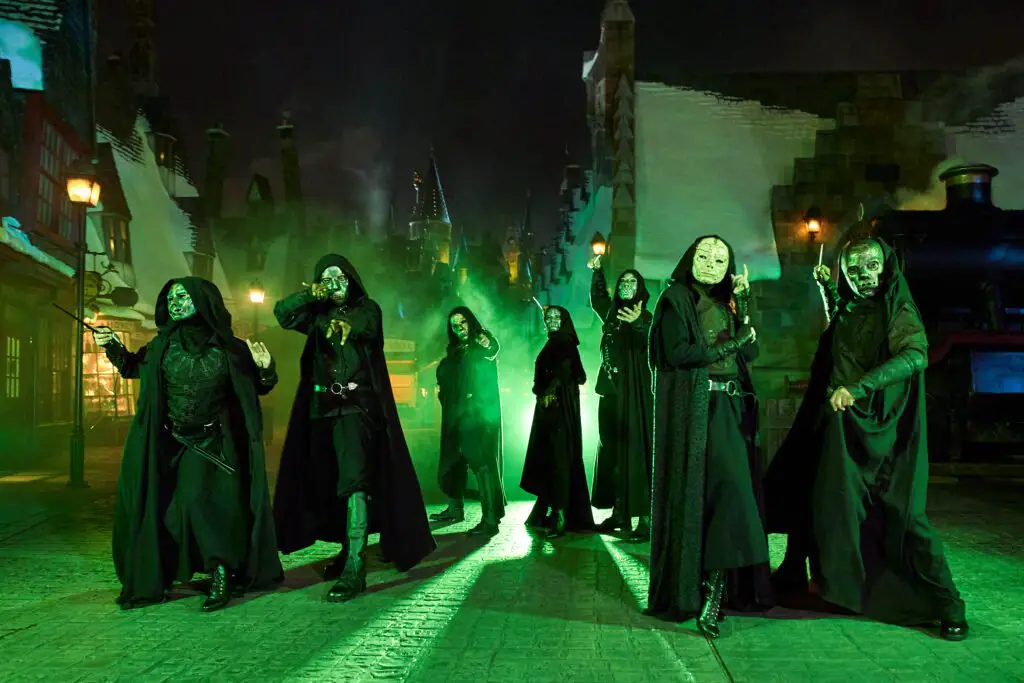 Death Eaters
Dark Arts
Hogwarts Castle
Harry Potter