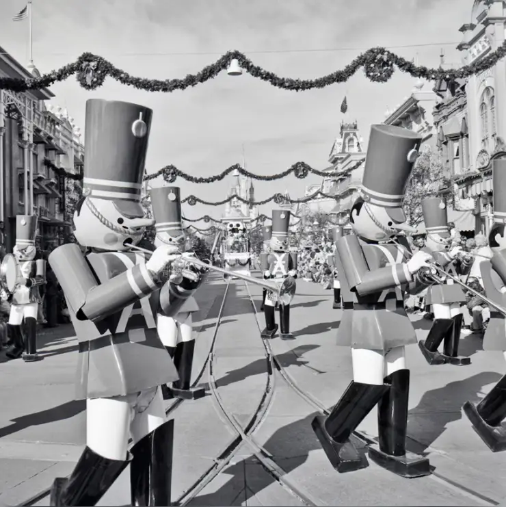 Rare Disney Holiday Images