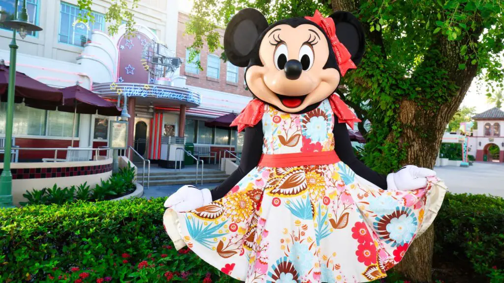 minnie mouse hollywood and dine 2 spring outfit
