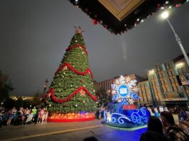 Holiday Celebrations Return to Universal Orlando Resort cover