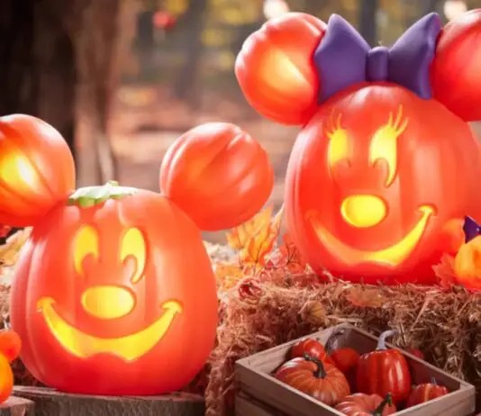 Mickey and Minnie Light Up Pumpkins