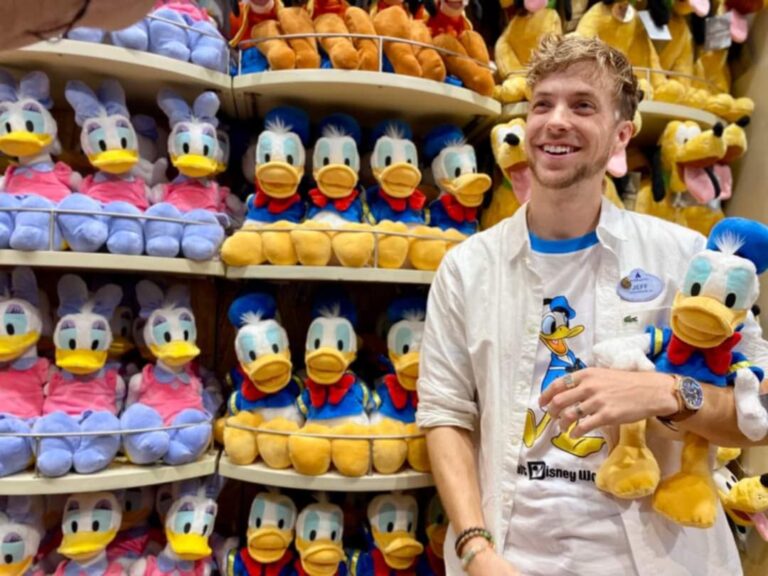 cast member