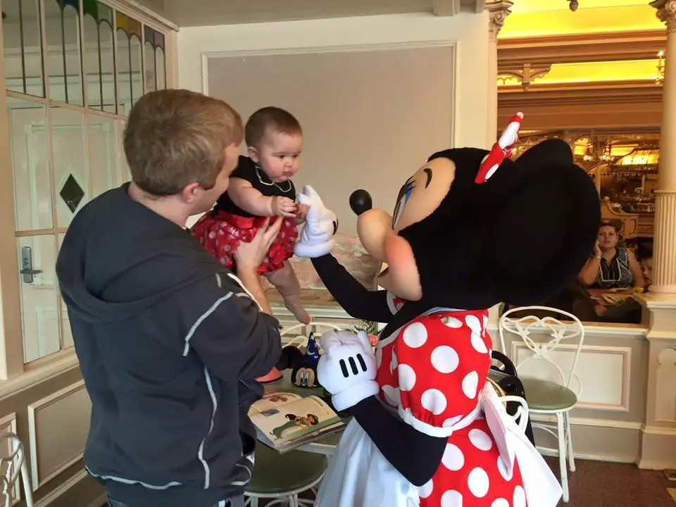 minnie dining