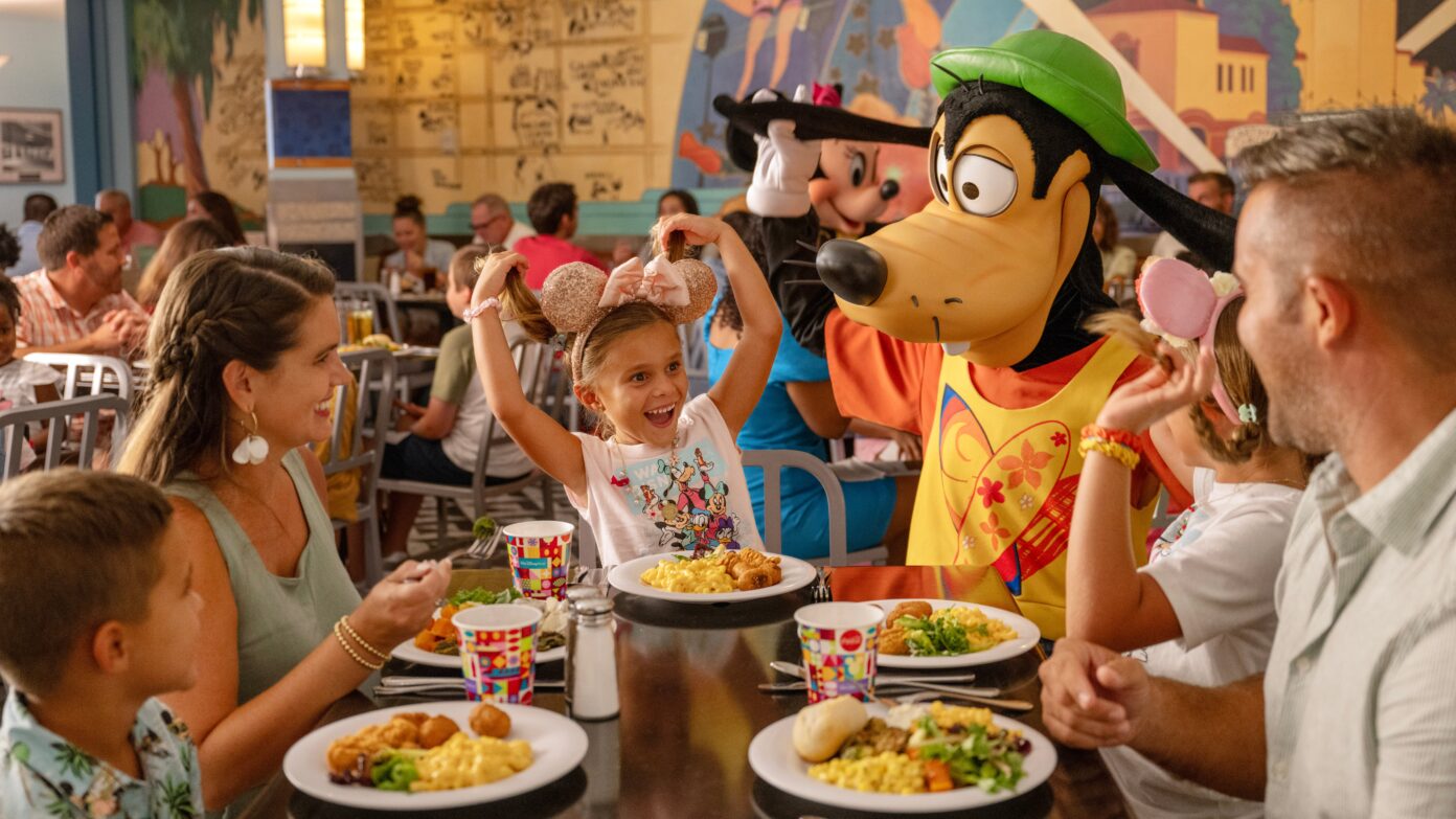 Free Disney Dining is Returning to Walt Disney World in 2025!