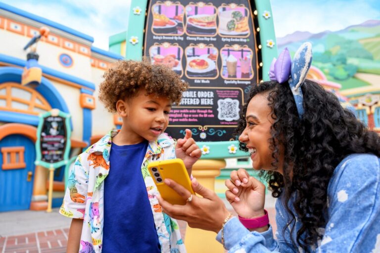 Disney App Makes Dining Reservations a Breeze with New Updates